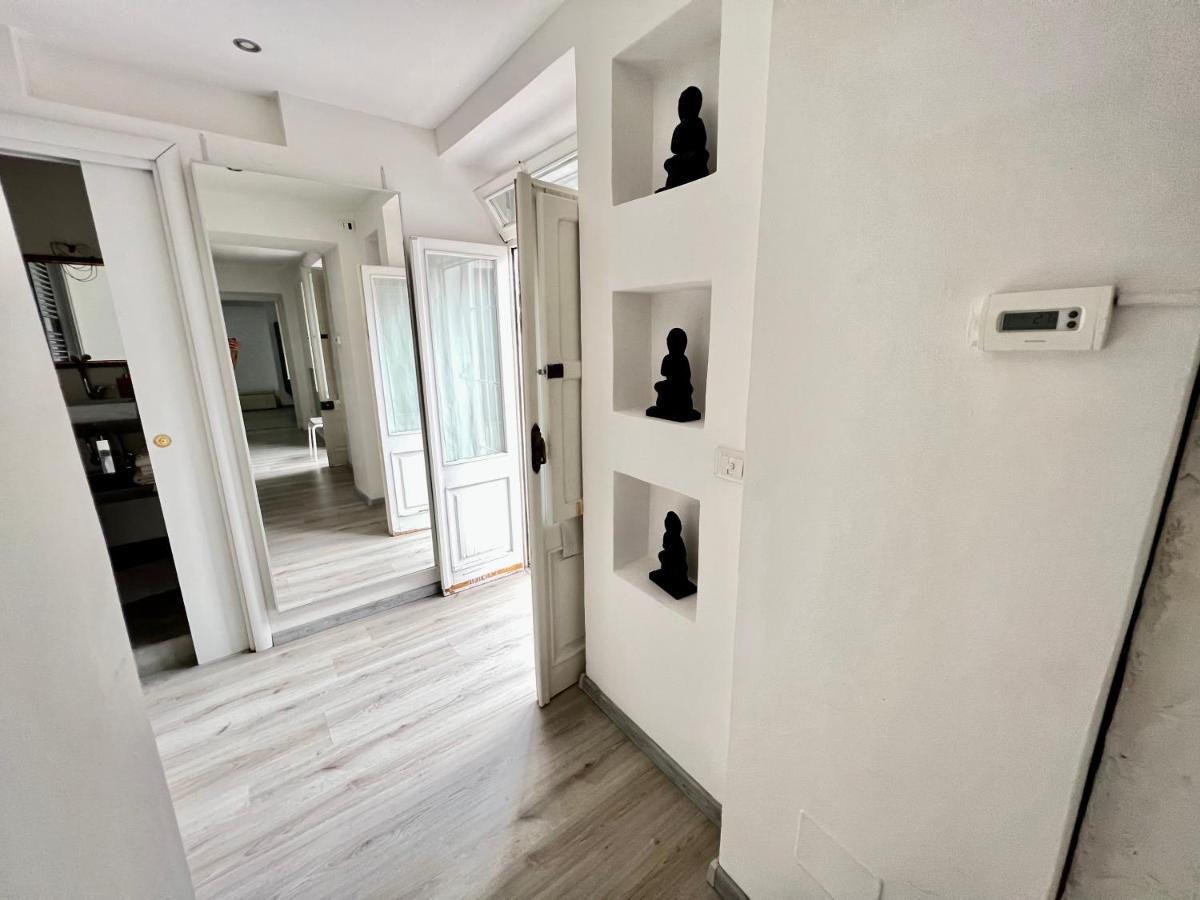 Abstract House Design Home In Center Of Turin Exterior photo